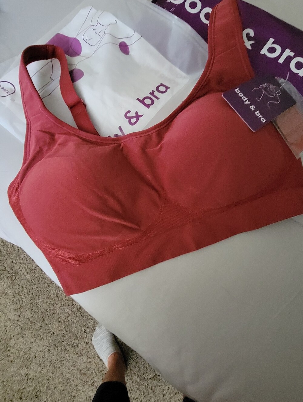 Body & Bra Women’s Seamless Wireless Bra - Red